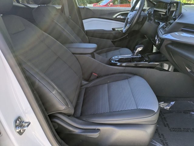 Thumbnail: 2025 Chevrolet Trax - 28