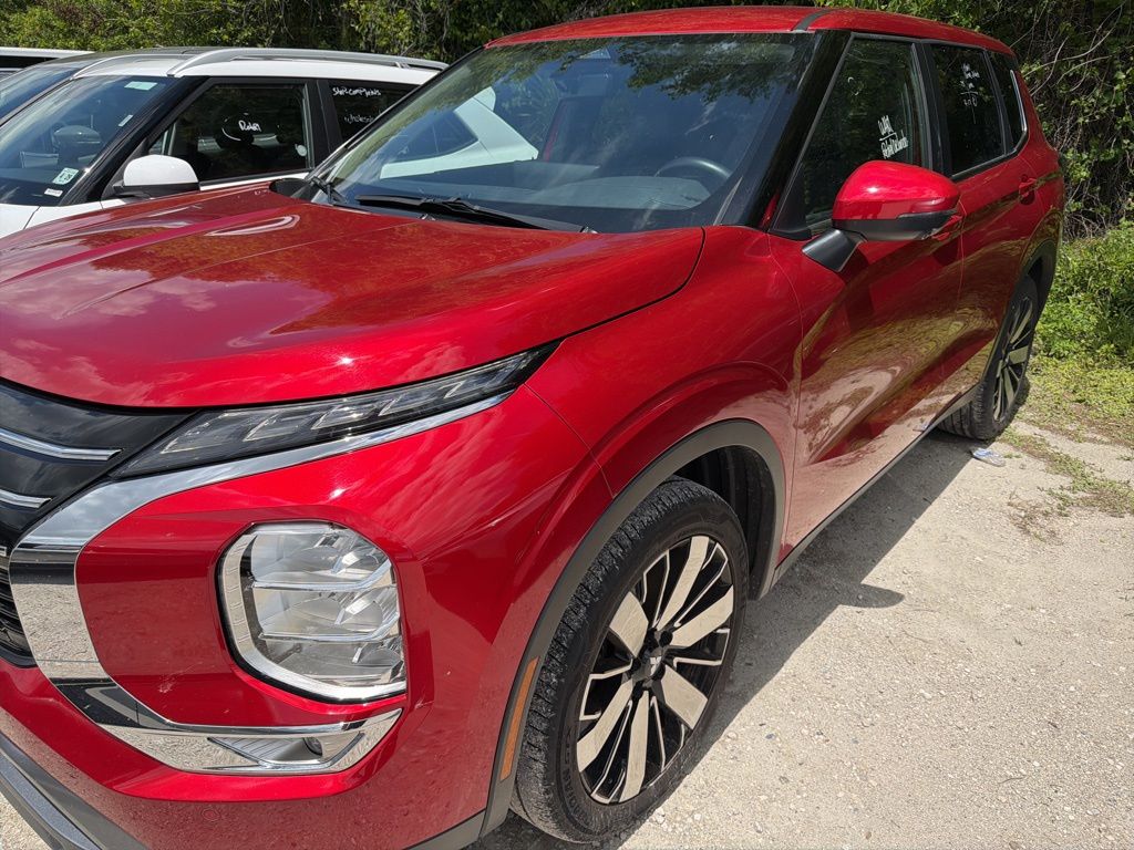2025 Mitsubishi Outlander SE 2WD's photo