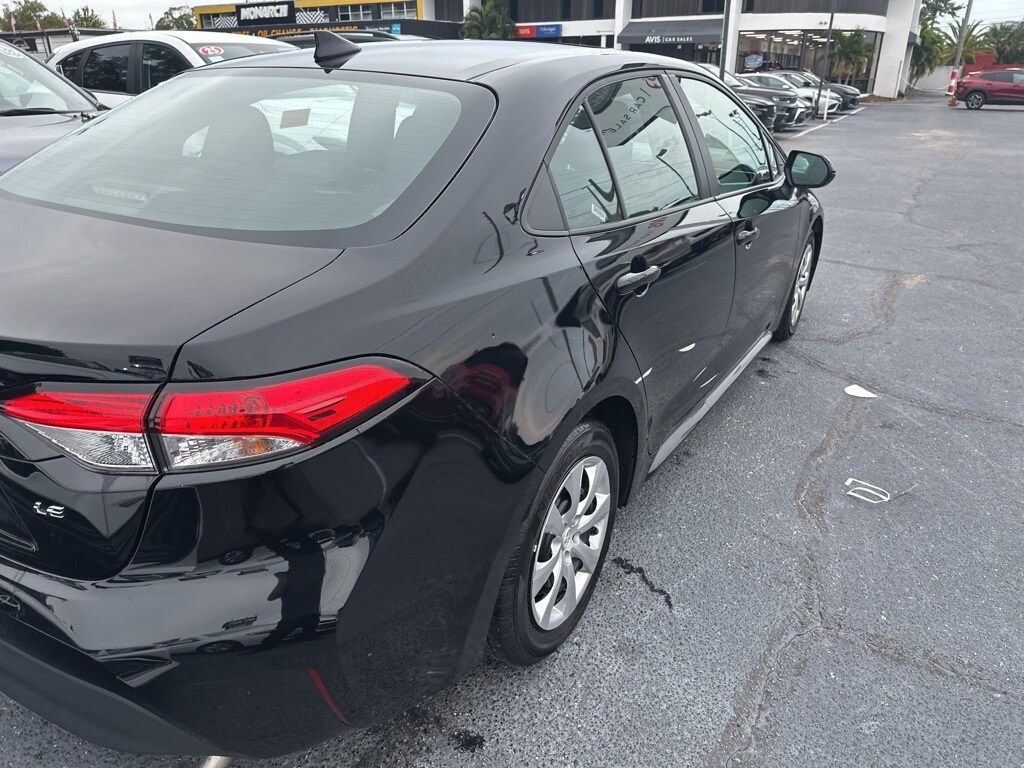 2025 Toyota Corolla LE photo 4