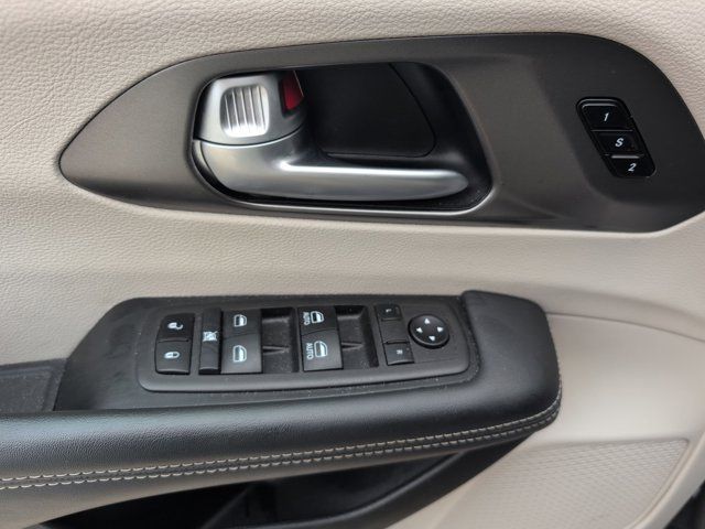 Thumbnail: 2024 Chrysler Pacifica - 13