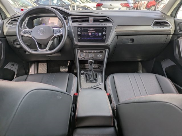 Thumbnail: 2024 Volkswagen Tiguan - 18