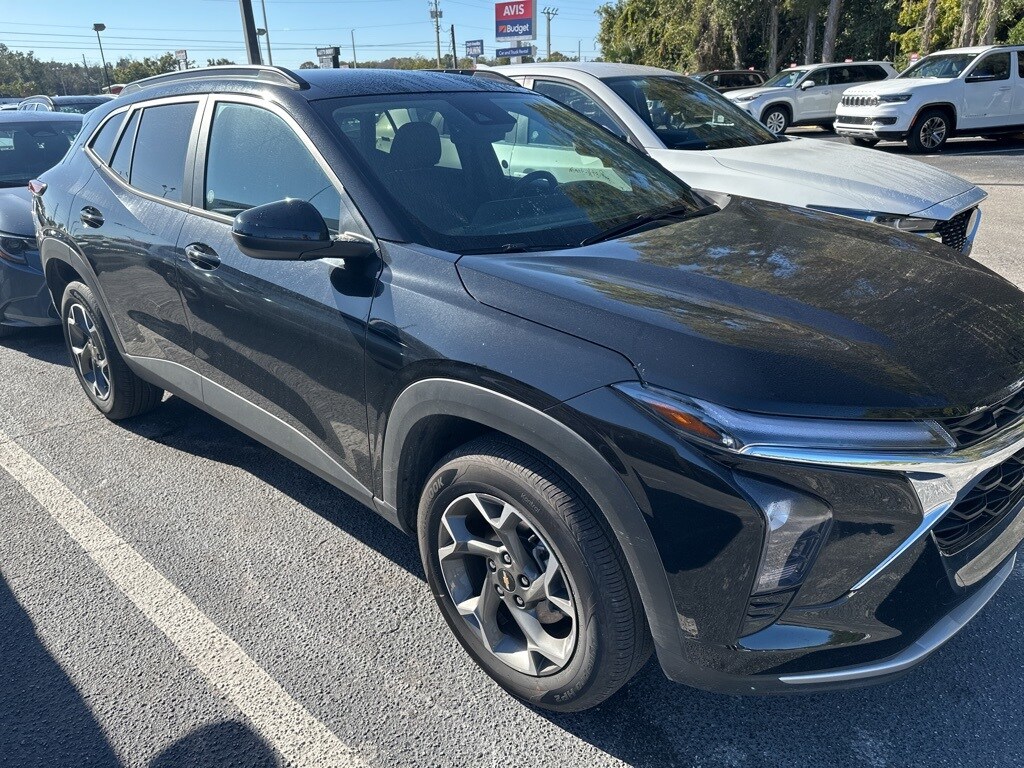 Certified 2025 Chevrolet Trax LT SUV