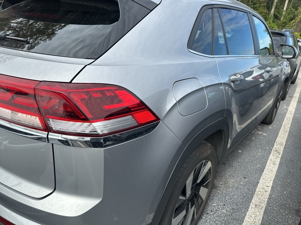 Certified 2025 Volkswagen Atlas Cross Sport 2.0T SE w/Technology SUV