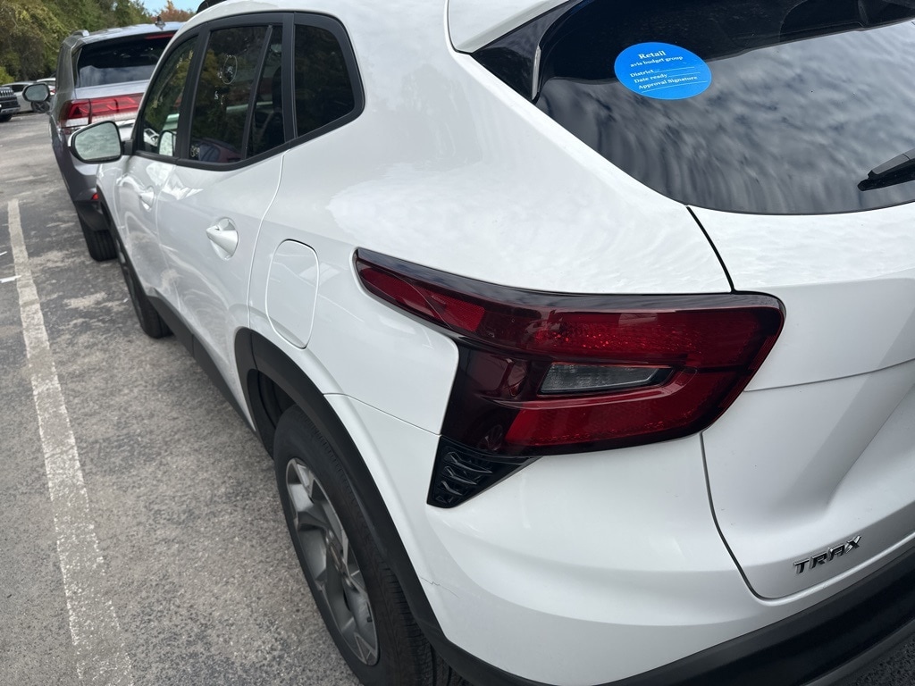 Certified 2025 Chevrolet Trax LT SUV