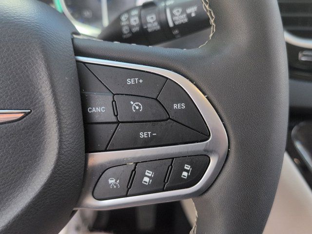 Thumbnail: 2024 Chrysler Pacifica - 21