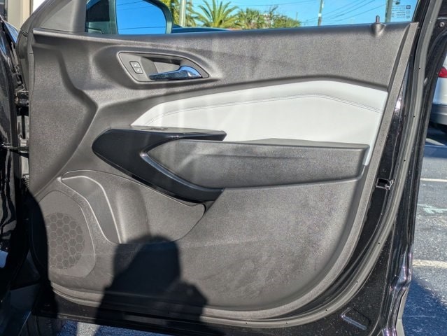 Thumbnail: 2025 Chevrolet Trax - 27