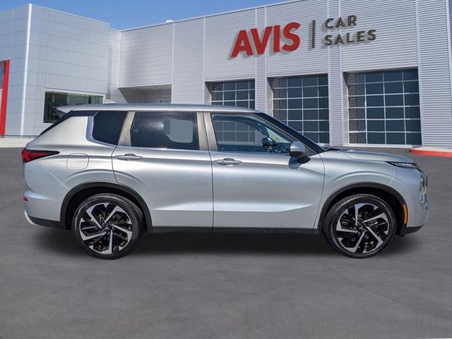 Thumbnail: 2024 Mitsubishi Outlander - 4