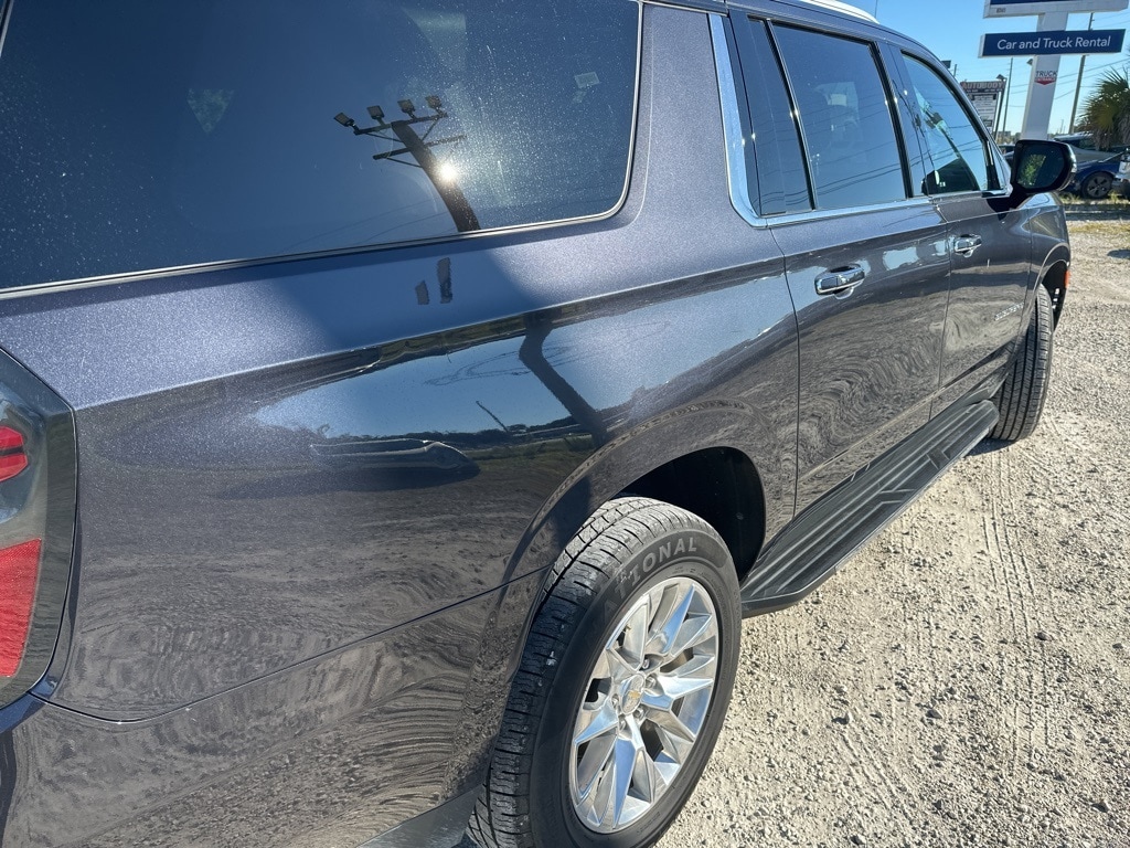 Thumbnail: 2023 Chevrolet Suburban - 4