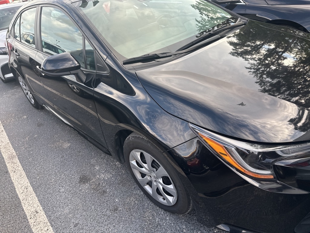 2024 Toyota Corolla LE photo 2