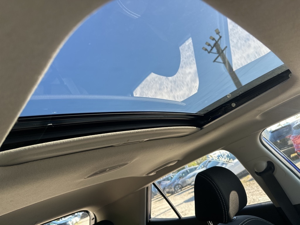 Thumbnail: 2023 Hyundai Venue - 6