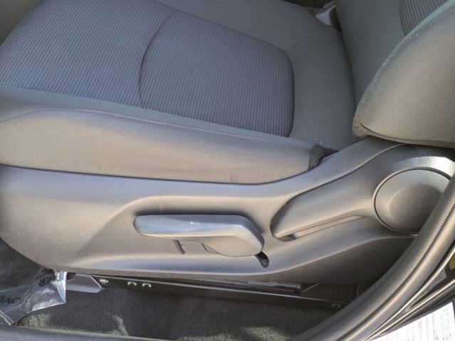 Thumbnail: 2025 Toyota RAV4 - 15