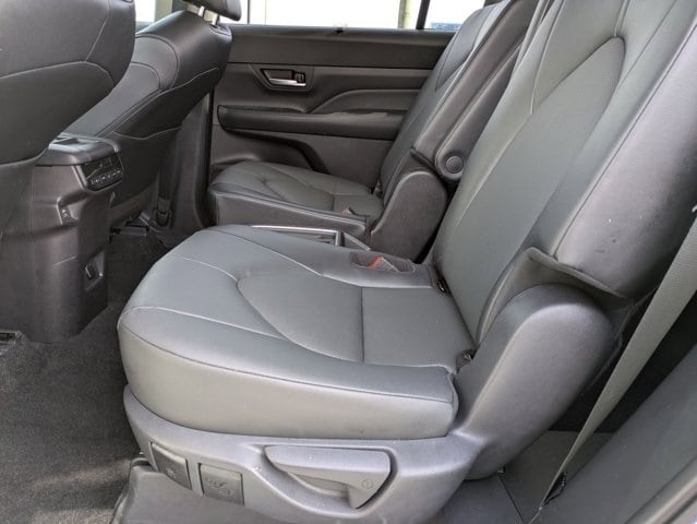 Thumbnail: 2025 Toyota Grand Highlander - 22