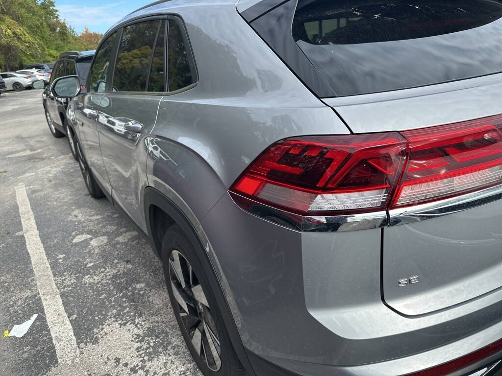 2025 Volkswagen Atlas Cross Sport SE Technology photo 4
