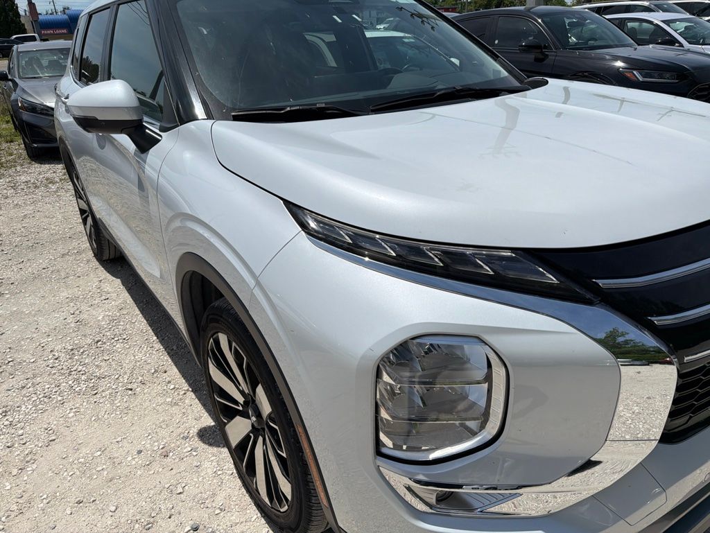 Thumbnail: 2025 Mitsubishi Outlander - 9