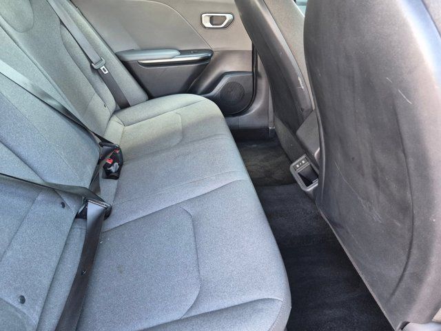 2025 Kia K4 LXS - Photo 29
