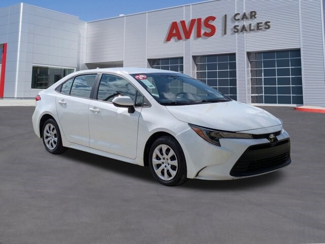 2024 Toyota Corolla LE photo 3