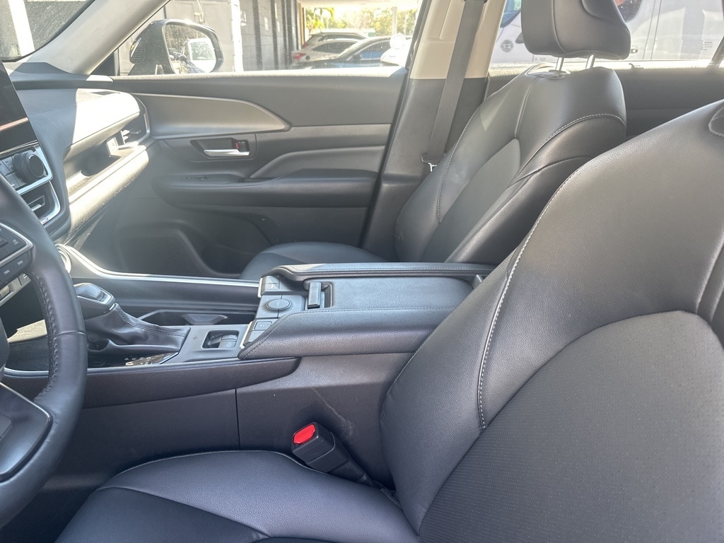 Certified 2025 Toyota Grand Highlander XLE SUV