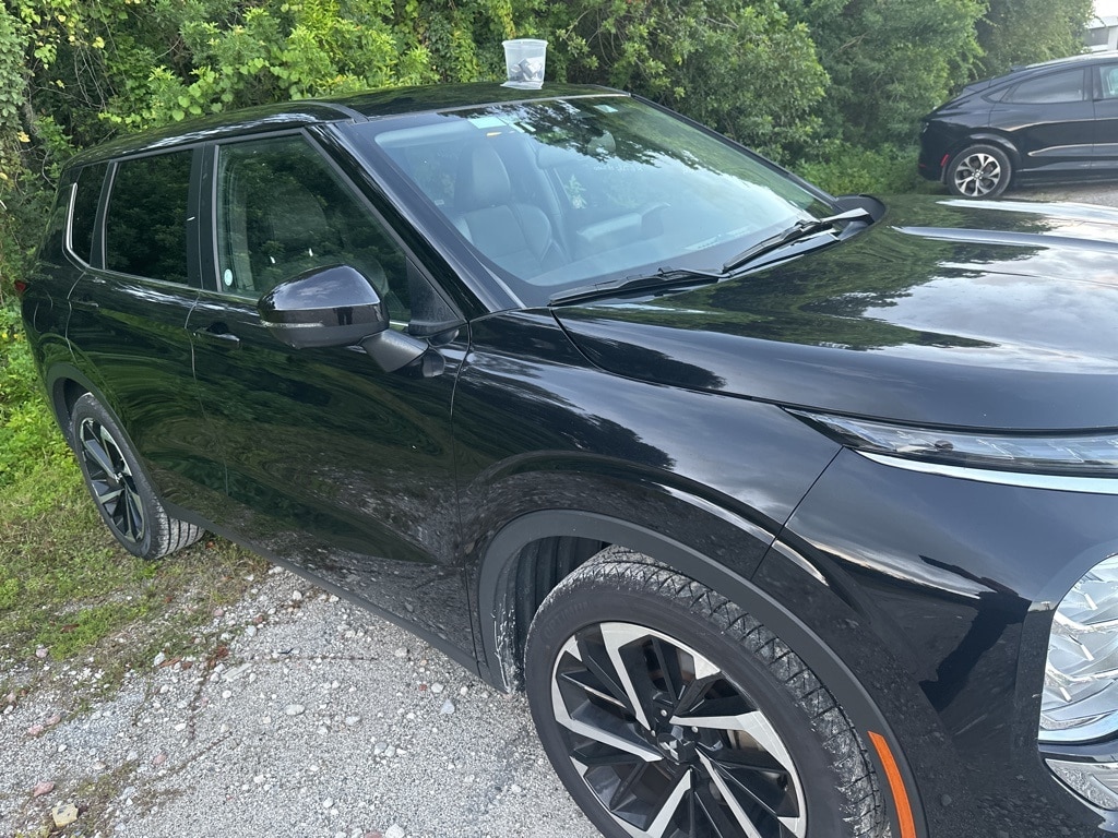 Thumbnail: 2024 Mitsubishi Outlander - 3