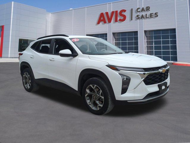 Thumbnail: 2025 Chevrolet Trax - 3