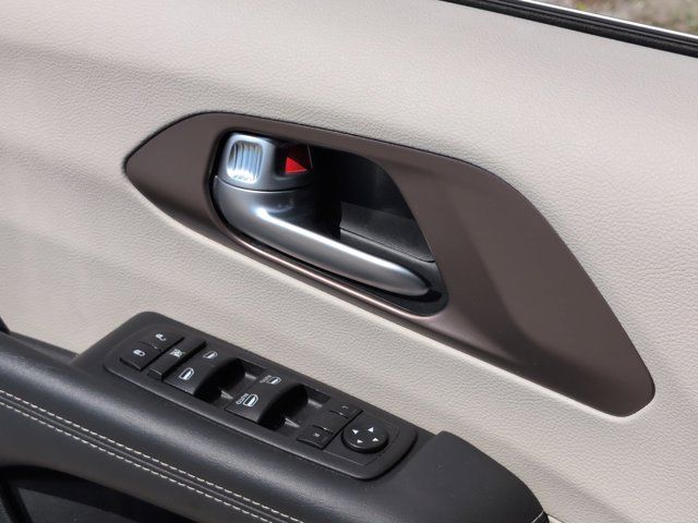 Thumbnail: 2024 Chrysler Voyager - 13