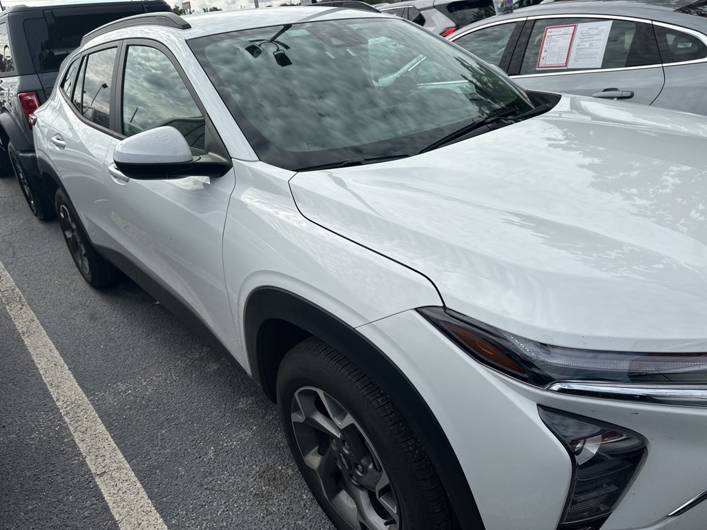 Certified 2025 Chevrolet Trax LT SUV