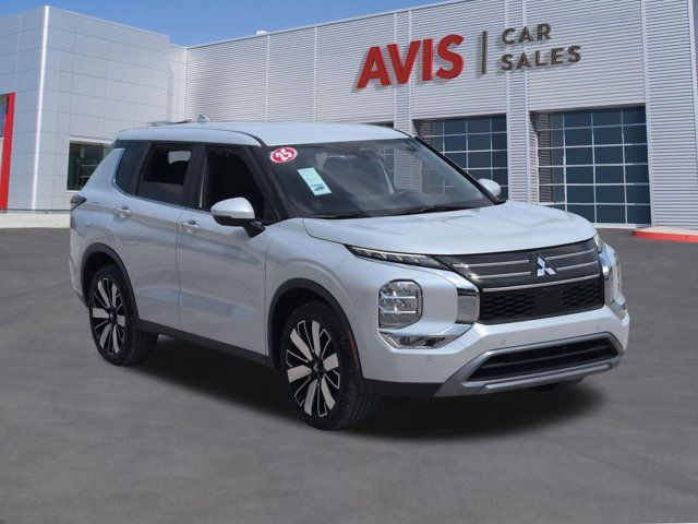 Thumbnail: 2025 Mitsubishi Outlander - 3