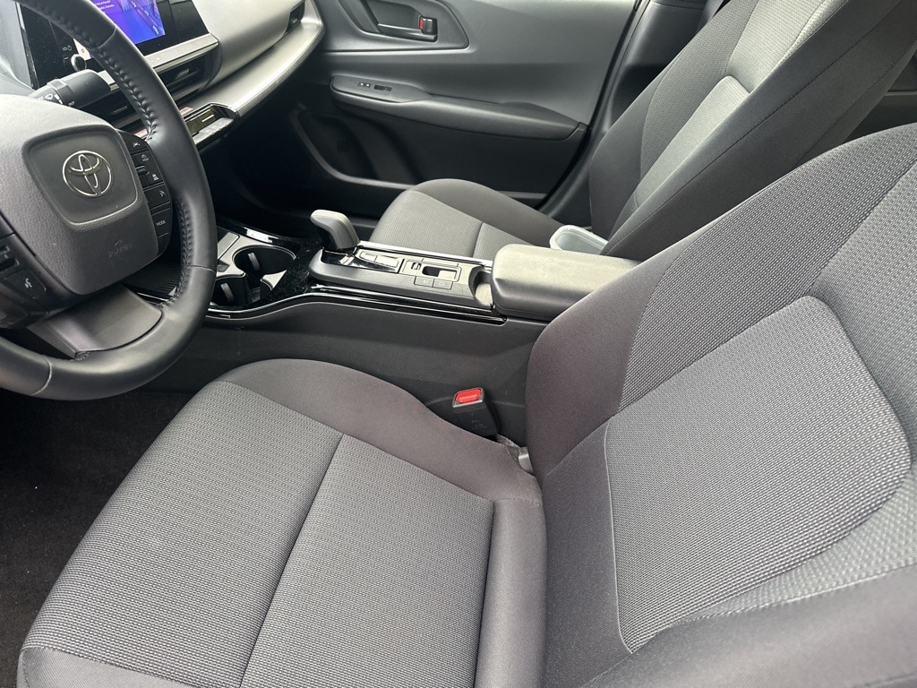 Thumbnail: 2025 Toyota Prius - 5