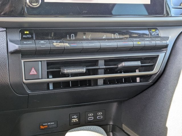 Thumbnail: 2025 Toyota Camry - 17