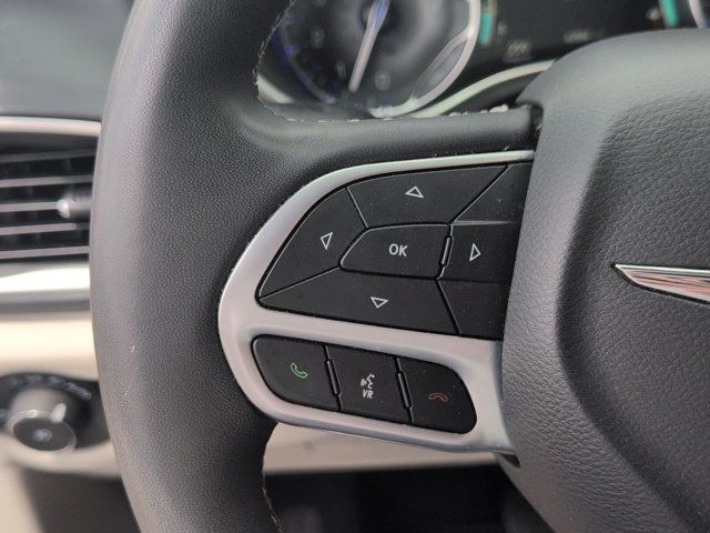 Thumbnail: 2023 Chrysler Pacifica - 20