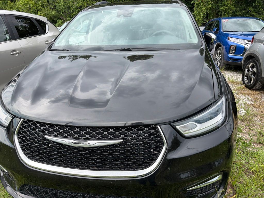 Thumbnail: 2023 Chrysler Pacifica - 6