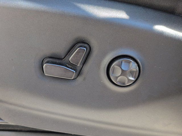 Thumbnail: 2024 Chrysler Voyager - 14