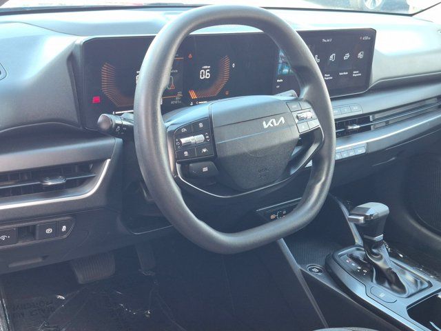 2025 Kia K4 LXS - Photo 14