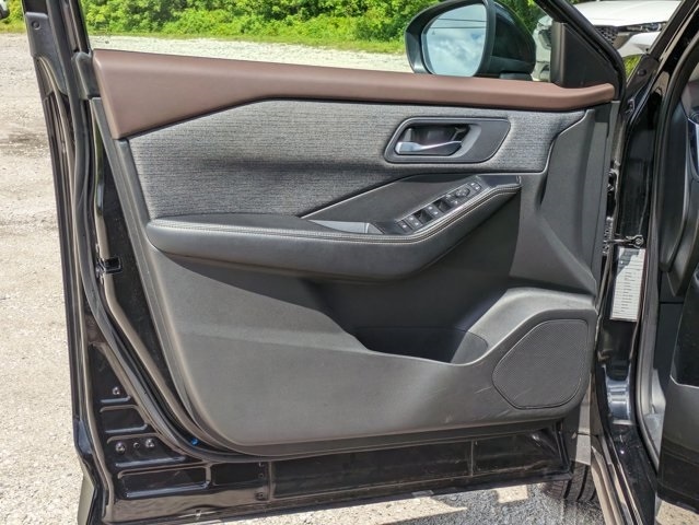 2023 Nissan Rogue SV 9