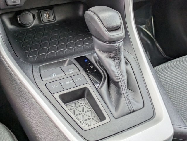 Thumbnail: 2024 Toyota RAV4 - 19