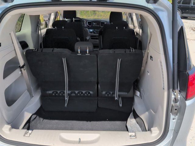 Thumbnail: 2024 Chrysler Voyager - 27