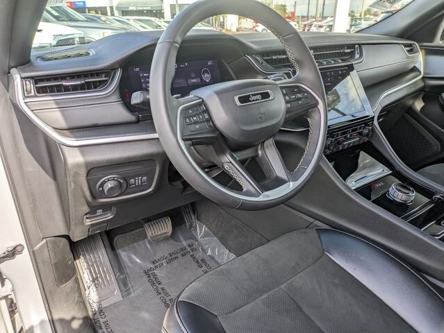 Thumbnail: 2023 Jeep Grand Cherokee L - 15