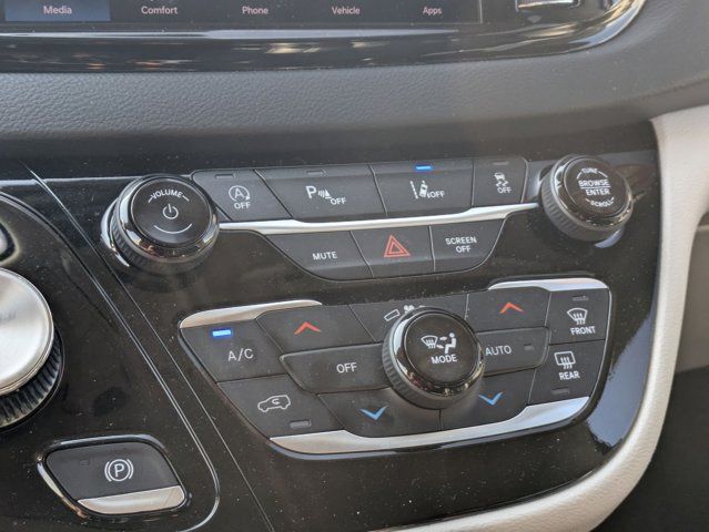 Thumbnail: 2024 Chrysler Pacifica - 17