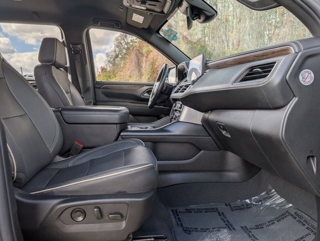 Thumbnail: 2023 Chevrolet Suburban - 32