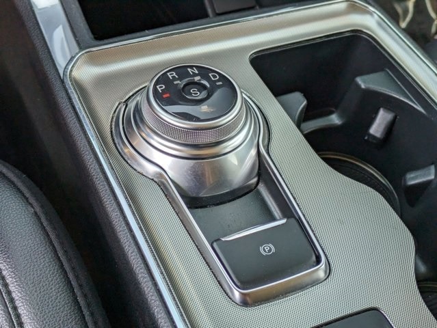 2022 Ford Edge Titanium 19