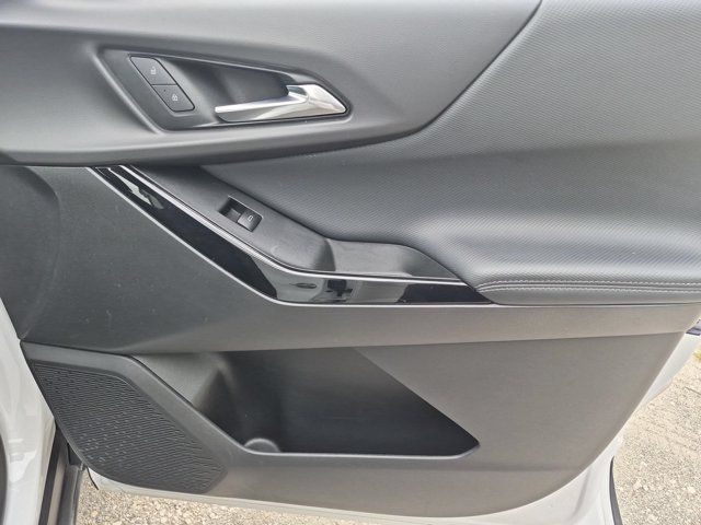2025 Chevrolet Equinox LT - Photo 32