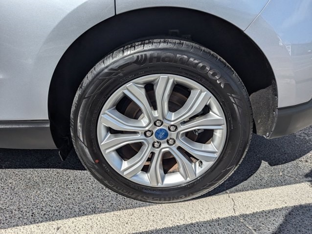 Thumbnail: 2022 Ford Edge - 25