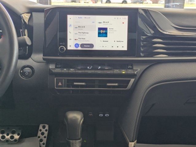 Thumbnail: 2025 Toyota Camry - 17