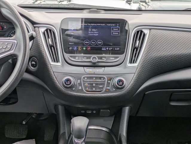 Thumbnail: 2023 Chevrolet Malibu - 10