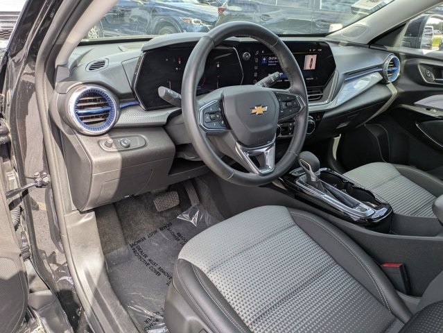 Thumbnail: 2025 Chevrolet Trax - 14