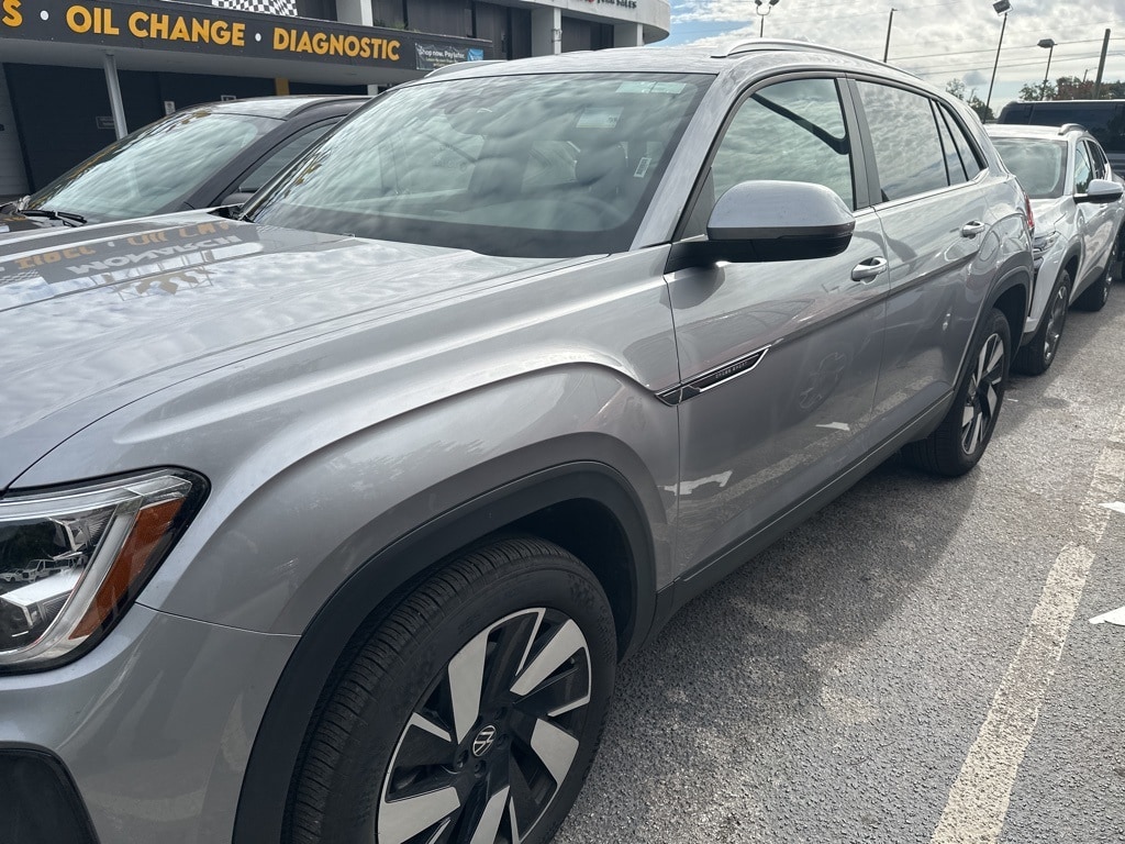 Certified 2025 Volkswagen Atlas Cross Sport 2.0T SE w/Technology SUV
