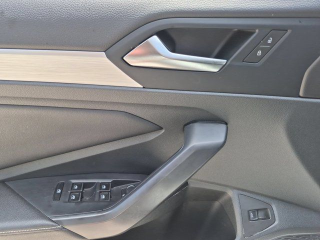 Thumbnail: 2025 Volkswagen Jetta - 13