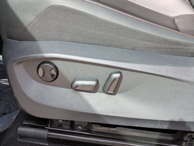 Thumbnail: 2024 Volkswagen Tiguan - 6