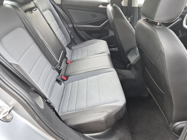 2025 Volkswagen Jetta SE - Photo 29