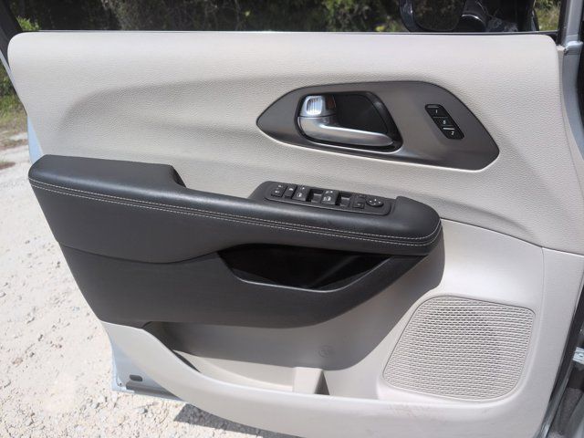 Thumbnail: 2024 Chrysler Pacifica - 11