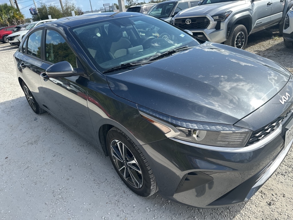 Thumbnail: 2024 Kia Forte - 3